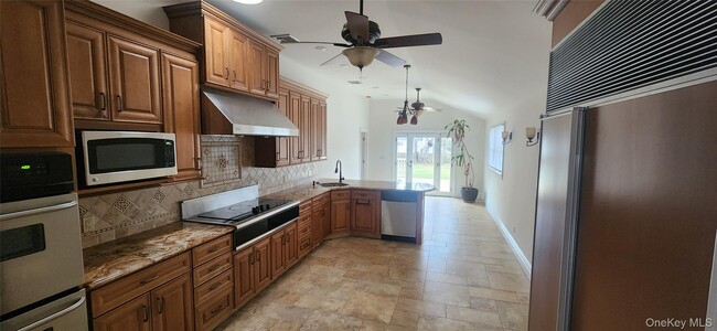 Photo - 1524 Express Dr S