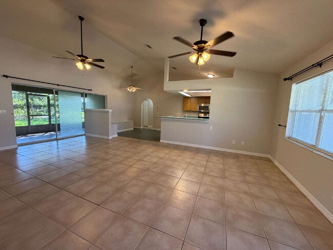 Photo - Spacious 4 bedroom in North Port