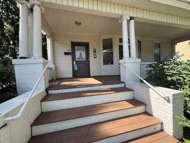 Photo - 1600 W Callender Ave