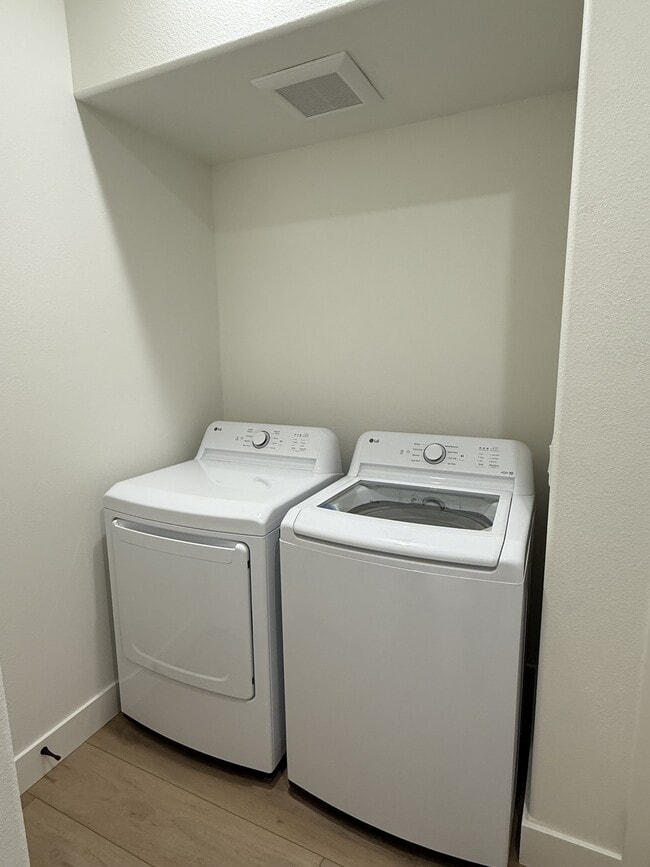 Photo - 13301 E Alki Ave