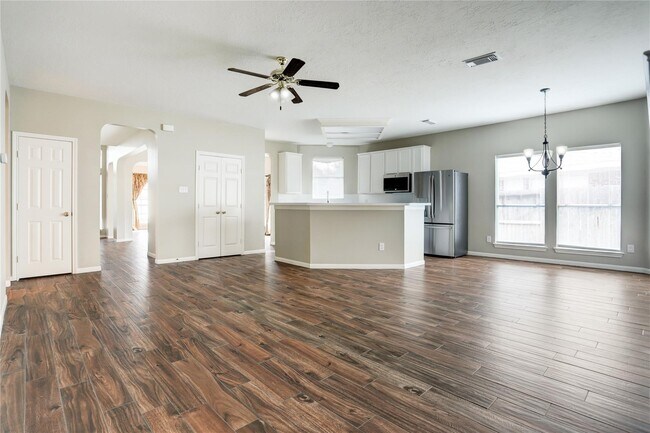 Photo - 4822 Silverlake Dr