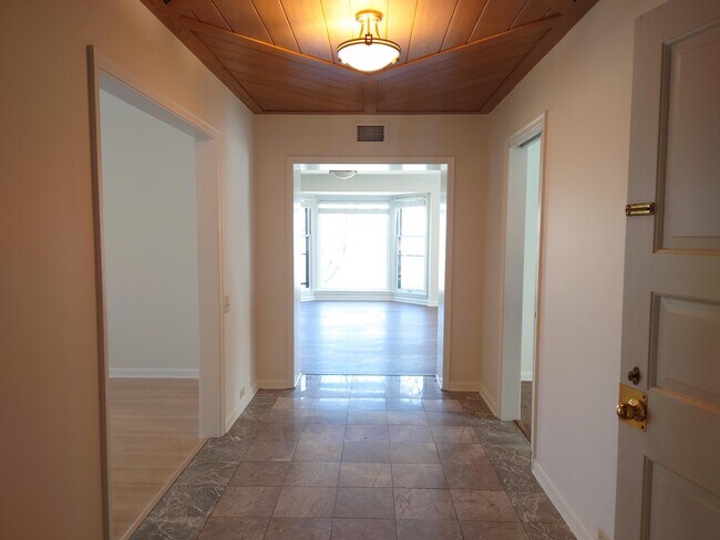 Photo - 3200 E Hampshire St