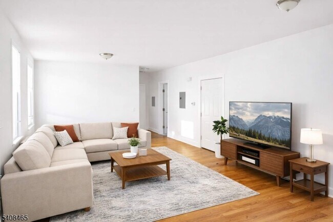 Photo - 110 Willow Ave Unidad B