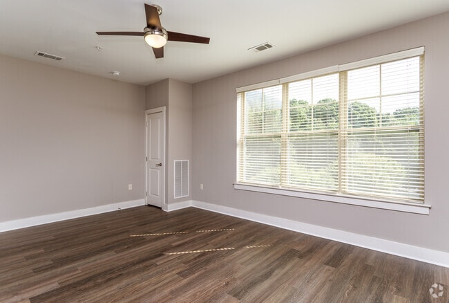 Estudio: 54 metros cuadrados/579 pies cuadrados - Mezzo 1