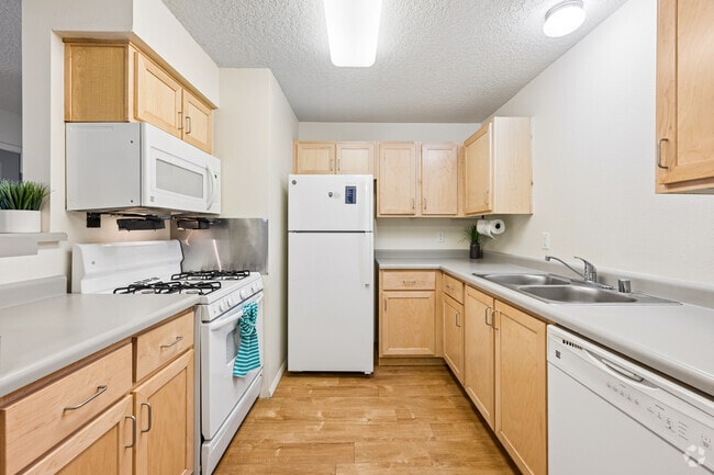2BR, 1BA - 803SF - Kitchen - Mesa Del Norte