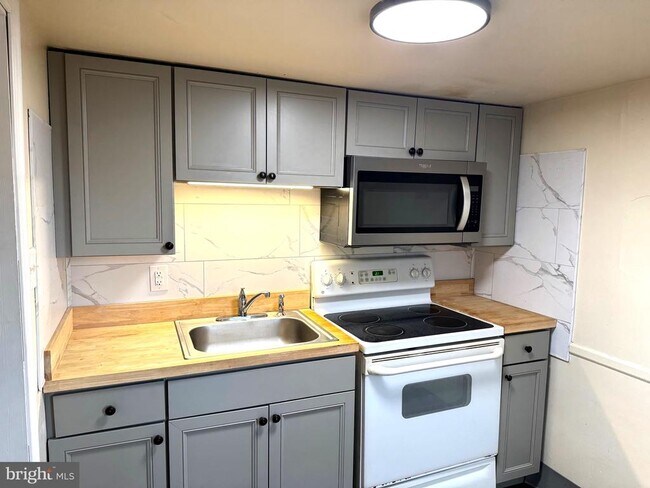 Photo - 725 W Broad St Unidad 4