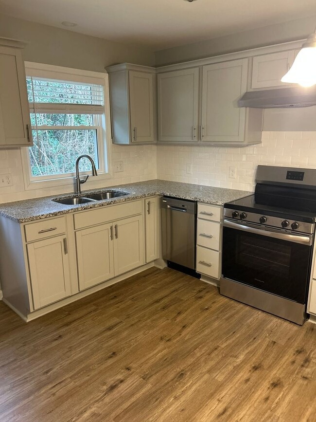 Photo - 128 Turner St