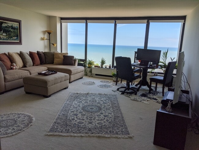 Photo - 5445 N Sheridan Rd Unidad 2210 Rental