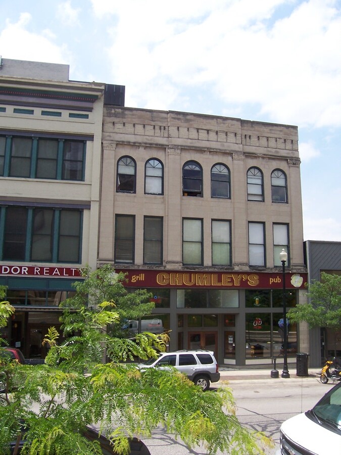 Photo - 122 N 3rd St