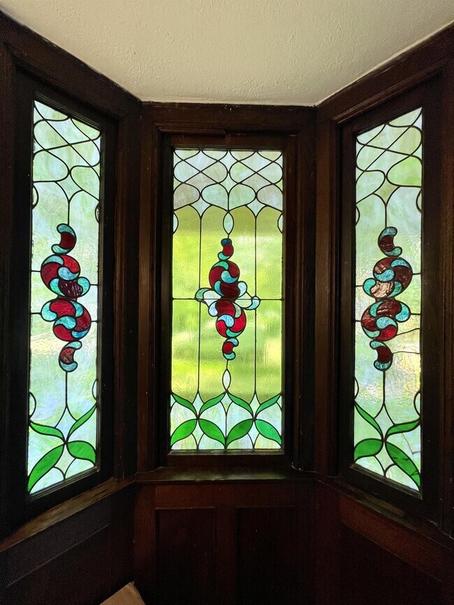 Photo - 321 N Indiana Ave