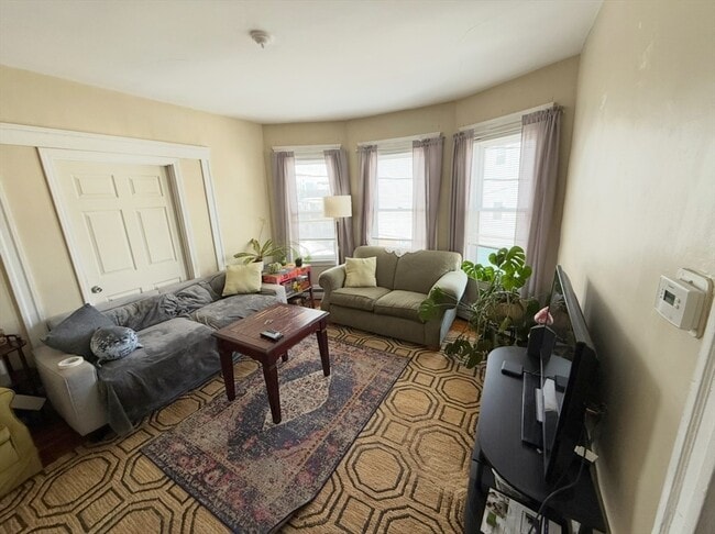 Photo - 49 Conwell Ave Unit 2