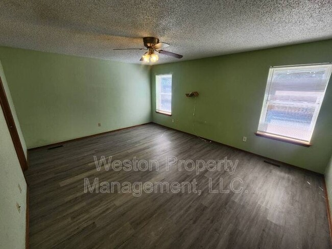 Photo - 3220 Duvall Dr