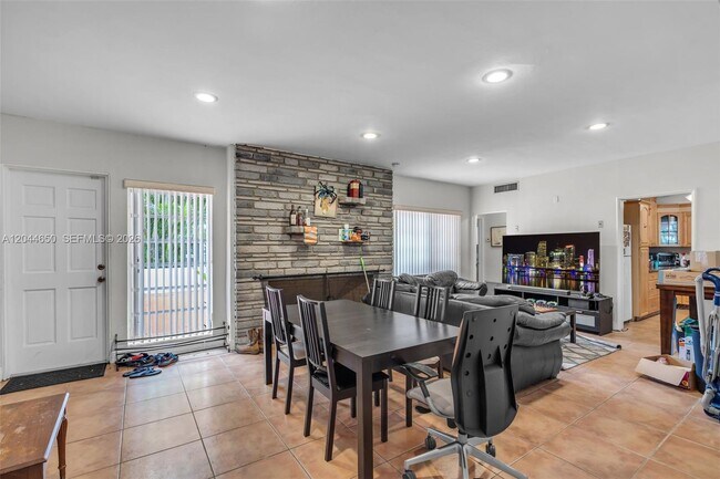 Photo - 1439 Miller Rd