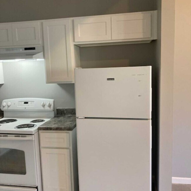 Photo - 5608 Pembroke-Fairview Rd