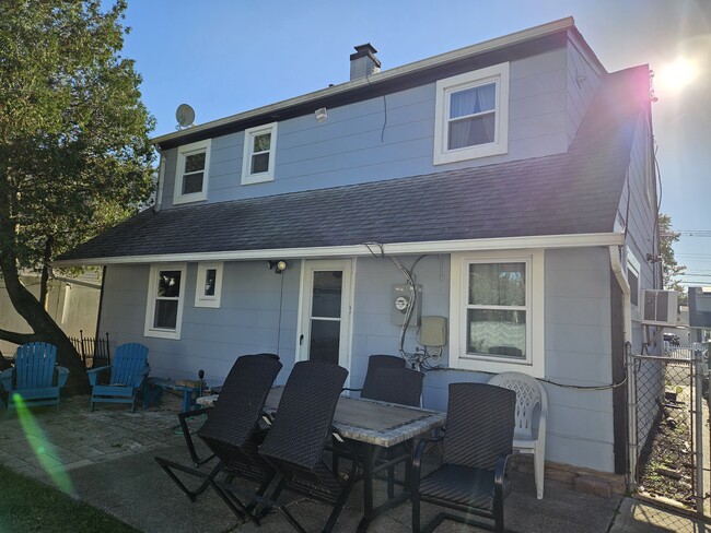 Photo - 898 Bowling Green Dr