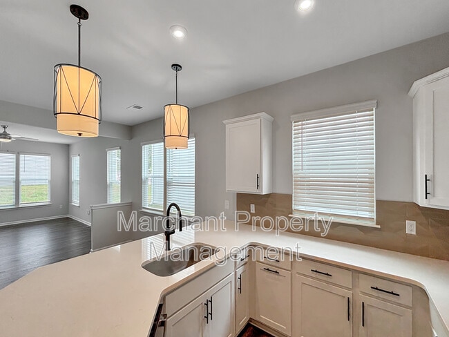 Photo - 137 Gervais Cir