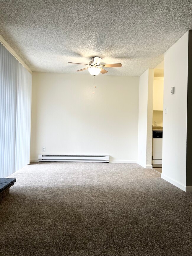 1x1 Standard- Dining Area