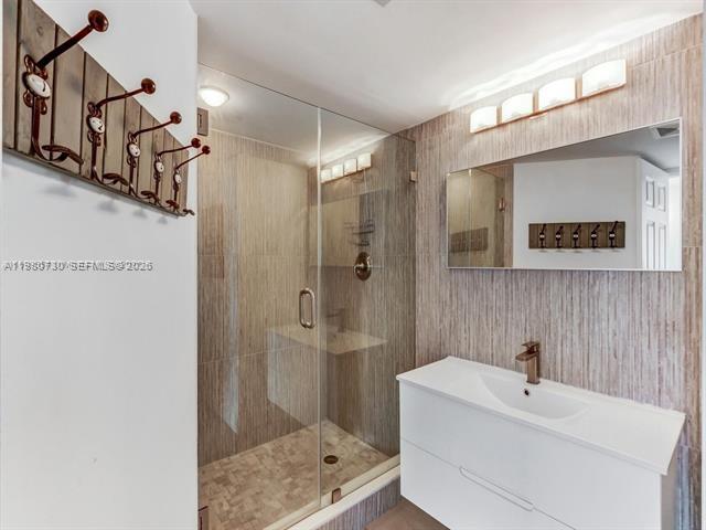 Photo - 7135 Collins Ave Unidad 605