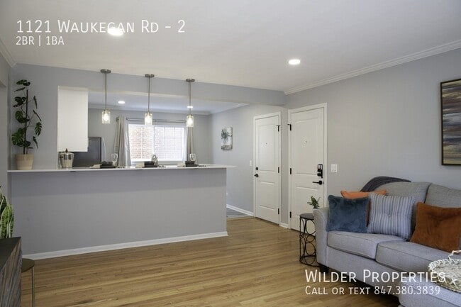 Photo - 1121 Waukegan Rd