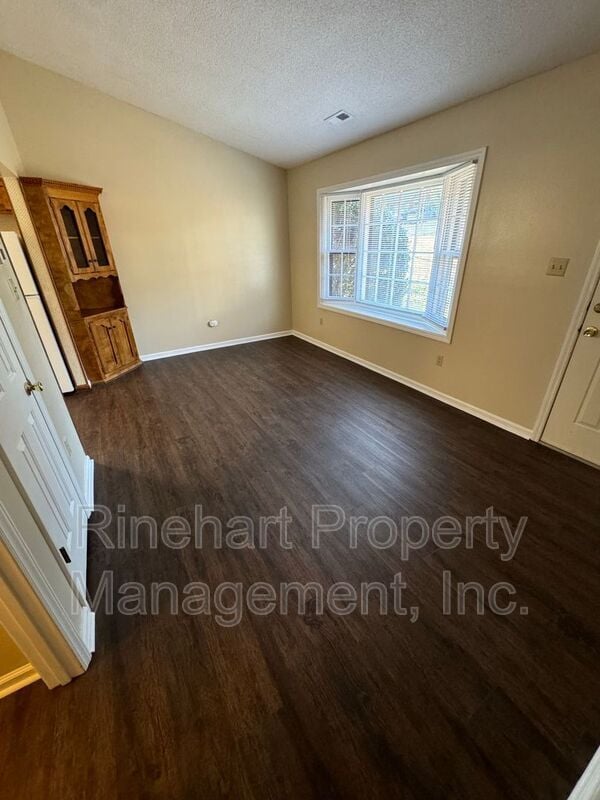 Photo - 470 Kimbrell St