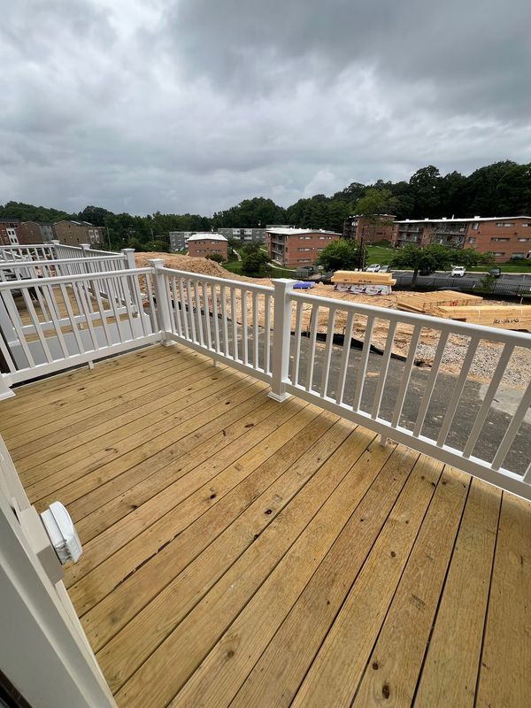 Photo - 6072 Beake St