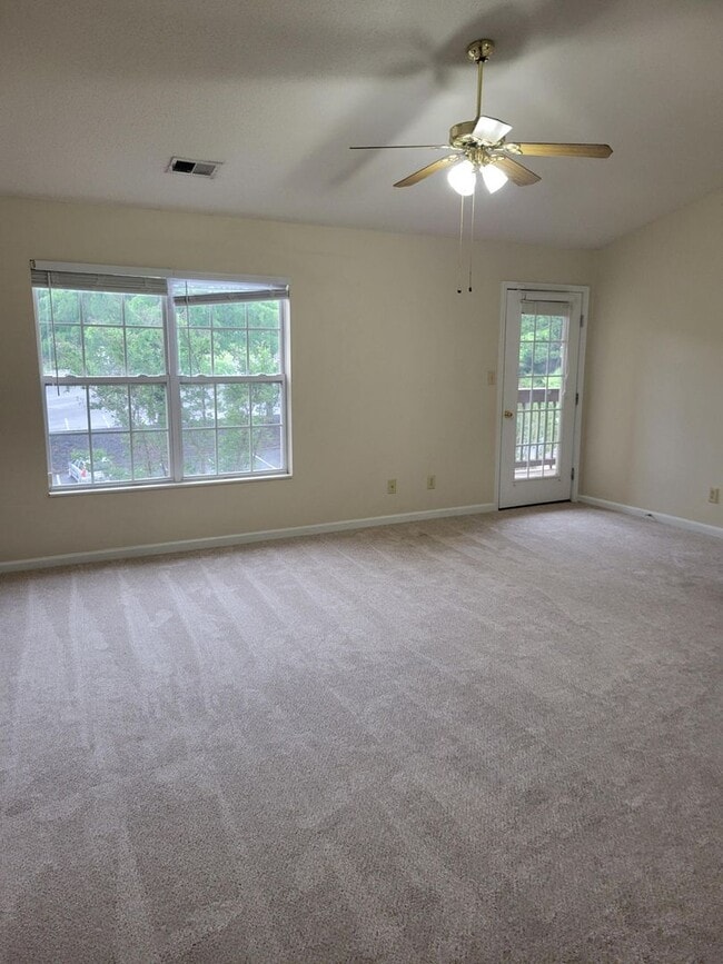 121-300 (2) - 121-300 (2) Apartment Unit 121 Wexford #300