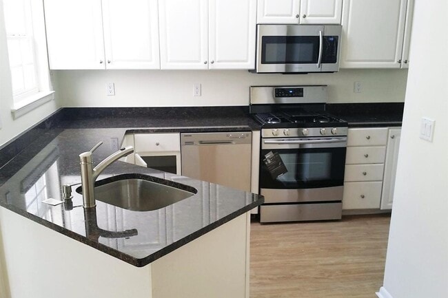 Photo - 1310 Grandview Ct
