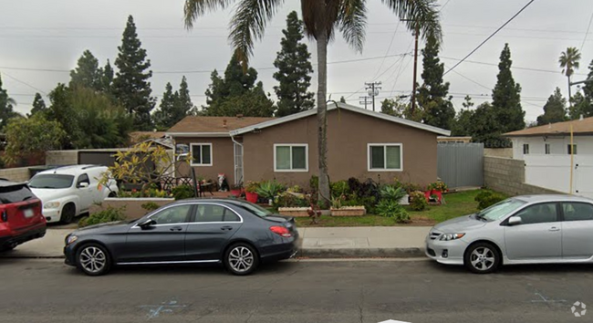 Building Photo - 1130 S Newhope St Rental