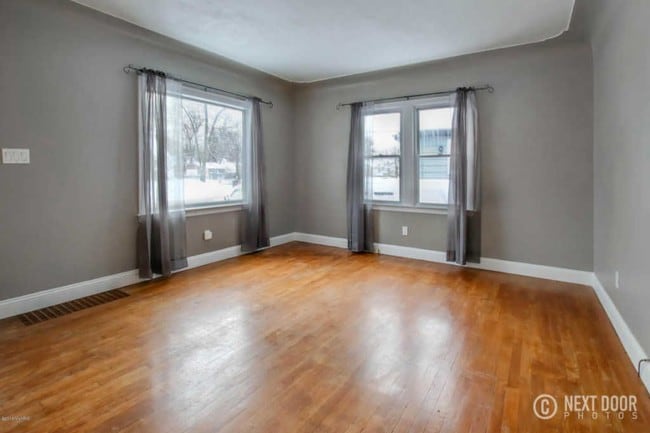 Photo - 1319 Diamond Ave NE