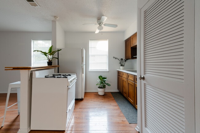 Photo - 1337 Vinton Ave Unit 4