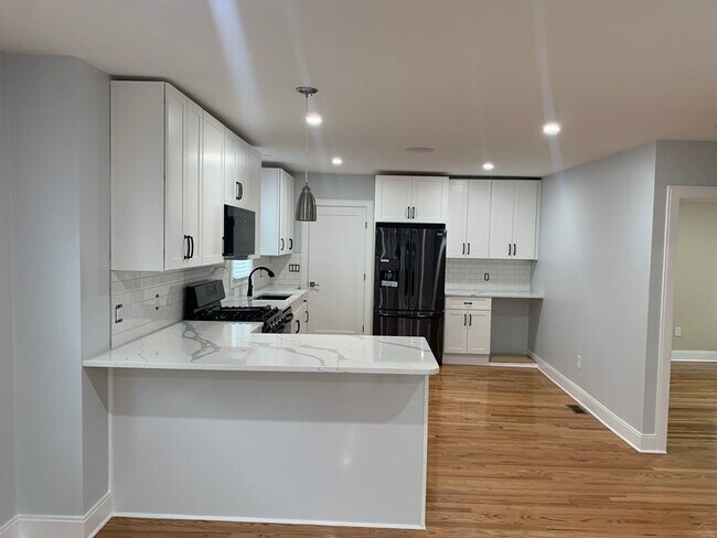 Photo - 115 Shore Dr Unit 1