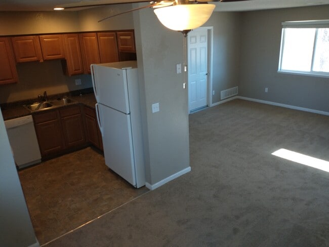 693 S Osceola St Unit 693
