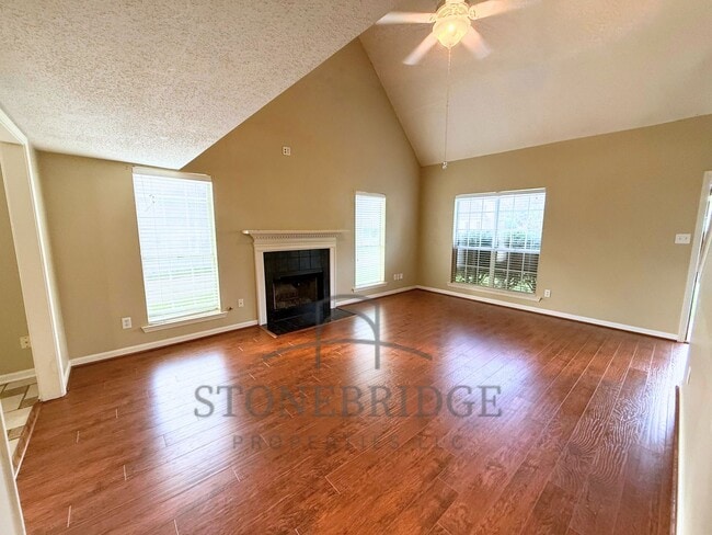 Photo - Spacious 3 bed, 2 bath with loft