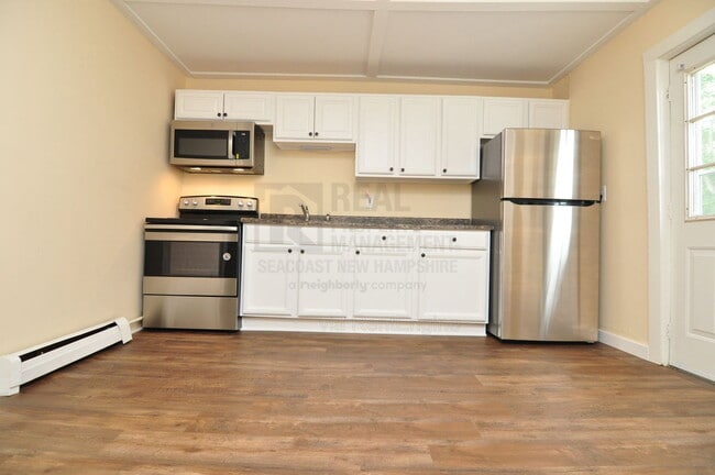 Building Photo - 11 Hickey St Unit Apartment 7