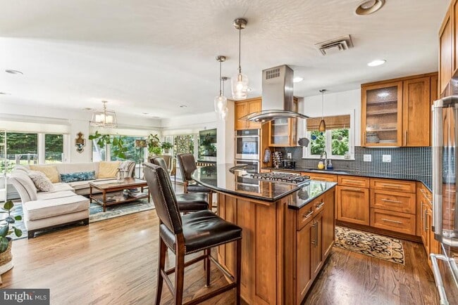 Photo - 1506 Woodacre Dr