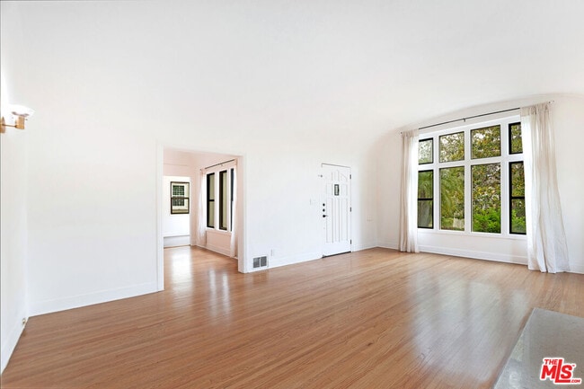 Photo - 449 S Citrus Ave