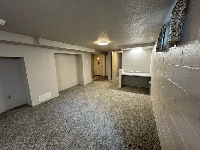 Photo - 13th Street Duplex (420/422) Unit 420 13th Street