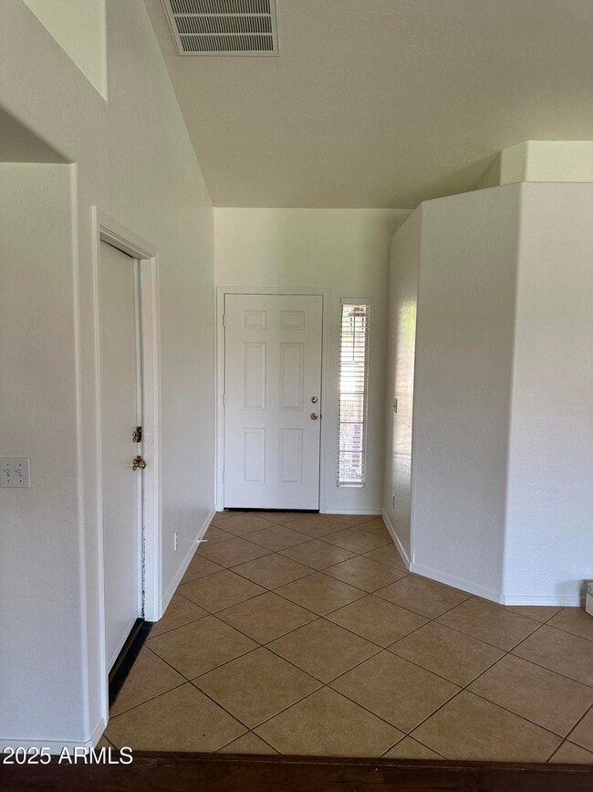 2213 S Tucana Ln