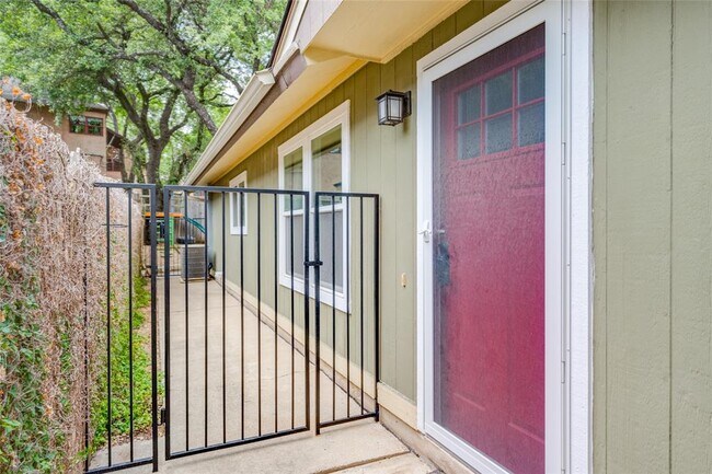 Photo - 2412 Thornton Rd