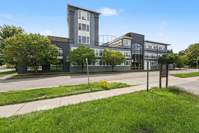 Building Photo - 600 7th St NW Unit 213