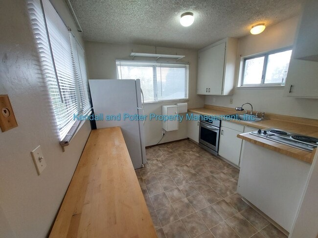221 El Camino Rd Unit B