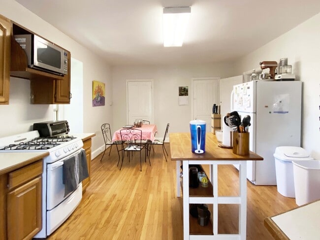 Dining Area - 4603 Springfield Ave Unit 3