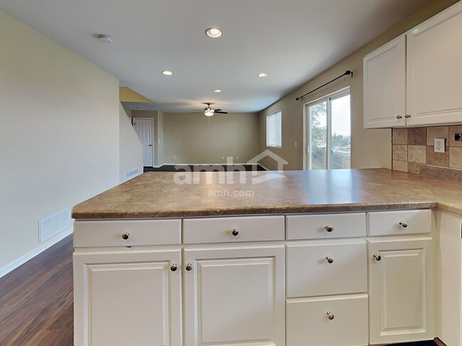 Photo - 2002 Springside Dr