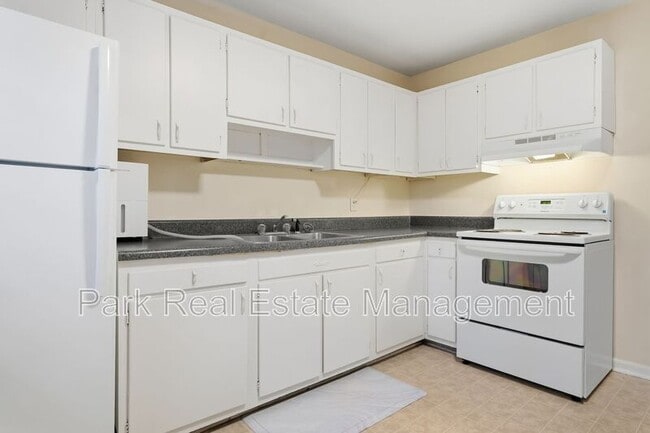 Photo - 635 N Columbia St