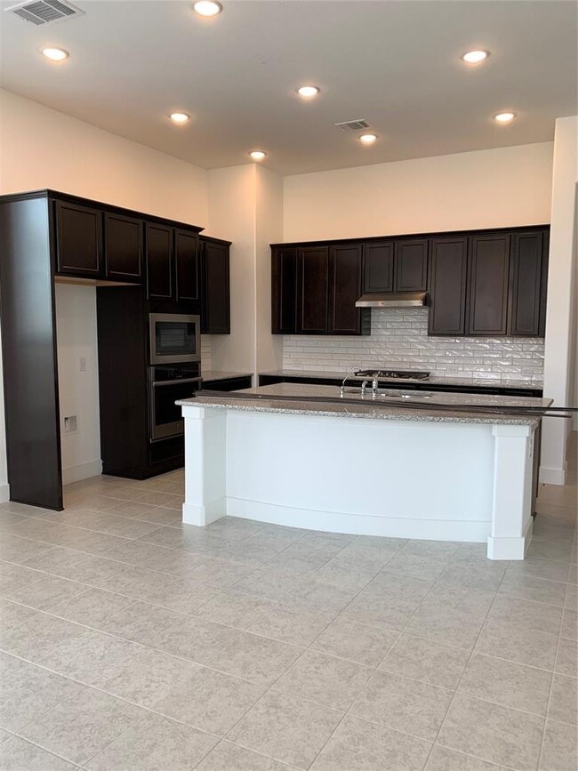 Photo - 6145 Teodoro Bend