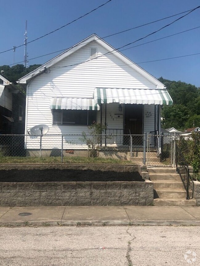 Building Photo - Two Bedroom Charleston home