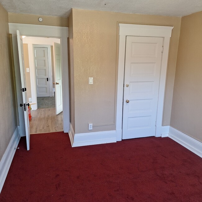 Photo - 2282 E 100th St