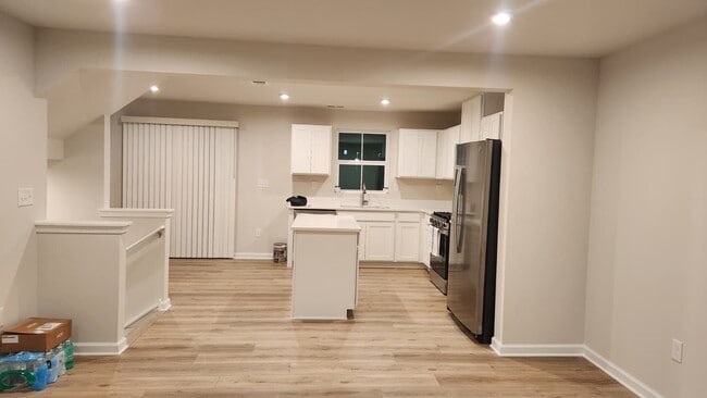 10 Limestone Blvd