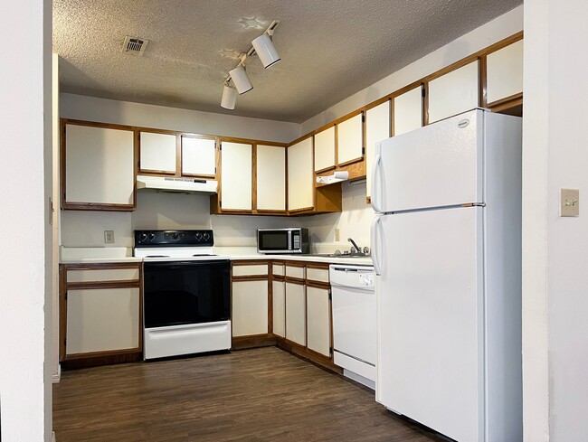 Photo - 5900 Samantha St Unidad A
