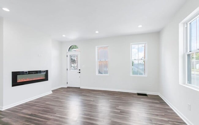 Photo - Coming Soon! 3 bedrooms 2.5 bath Home located in Lancaster Pa